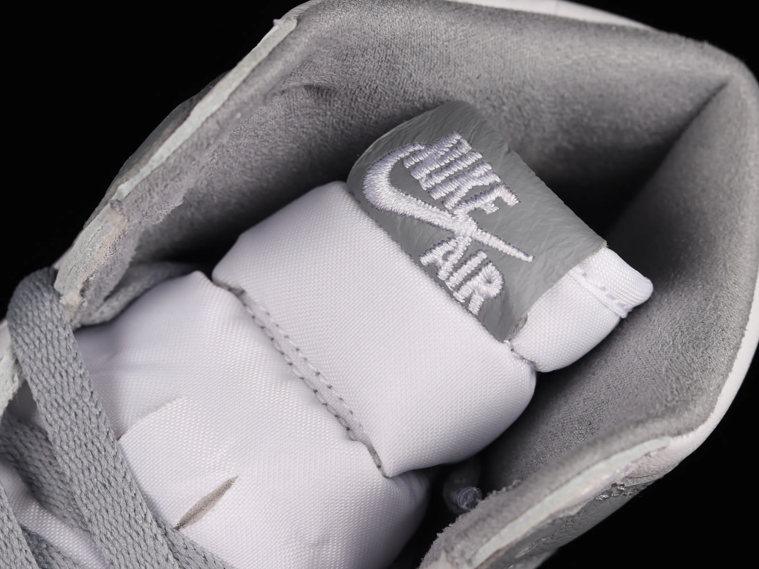 All categories Air Jordan Jordan series basketball shoes Air Jordan 1 High Pure original Air Jordan 1 High OG "Stealth" AJ1 Joe 1 white gray 555088-037